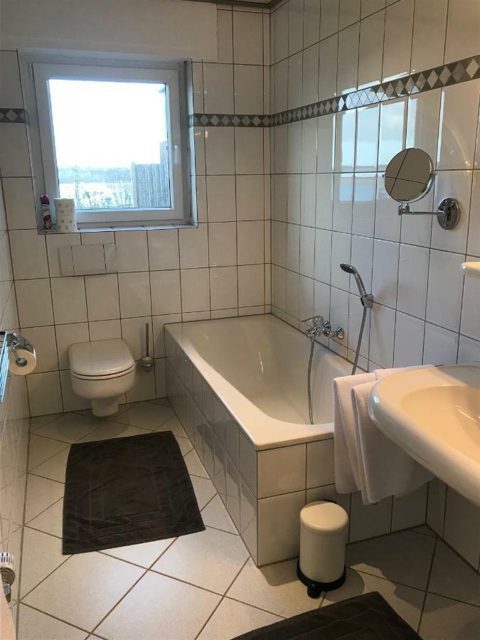 Ferienwohnung Am Diersfordter Waldsee Везел Екстериор снимка